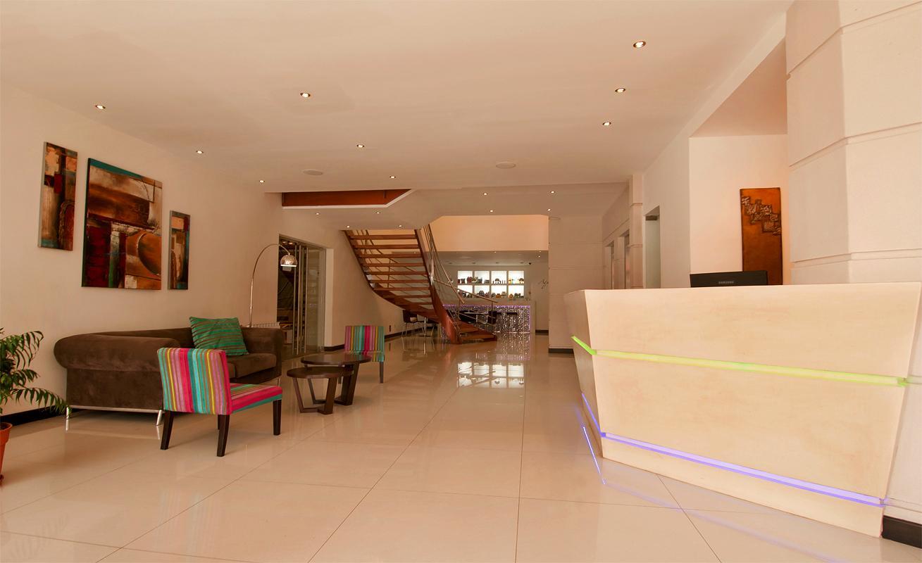 Hotel Kilton San Carlos de Bariloche Bagian luar foto